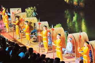 Vở diễn "Tinh hoa Bắc Bộ" thể hiện trọn vẹn nét đẹp văn hóa xứ Đoài.