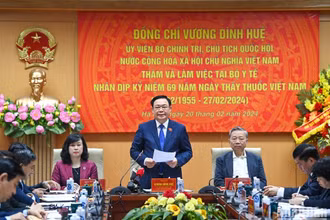 [Ảnh] Chủ tịch Quốc hội Vương Đình Huệ thăm và làm việc tại Bộ Y tế