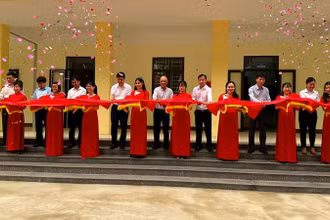 Lễ cắt băng khánh thành công trình tại tỉnh Tuyên Quang.