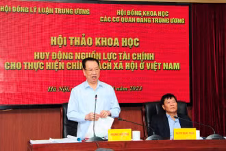 GS,TS Phùng Hữu Phú và GS,TS Nguyễn Quang Thuấn đồng chủ trì Hội thảo. (Ảnh: Thanh Lâm) 