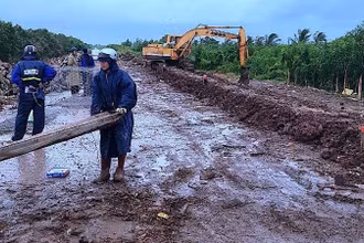 Lãnh đạo Cà Mau yêu cầu xuống ngay cơ sở xử lý thiệt hại do thiên tai, triều cường 