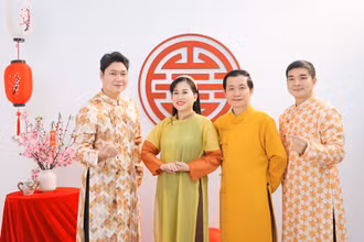 Nhóm Xẩm Hà Thành, gồm: Phạm Đình Dũng, Mai Tuyết Hoa, Nguyễn Quang Long và Trần Hậu.