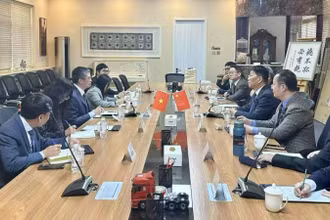 Toàn cảnh cuộc làm việc.