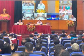 Bộ trưởng Văn hóa, Thể thao và Du lịch Nguyễn Văn Hùng phát biểu khai mạc hội nghị.