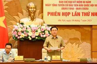 Chủ tịch Quốc hội Vương Đình Huệ phát biểu tại phiên họp. (Ảnh Duy Linh)