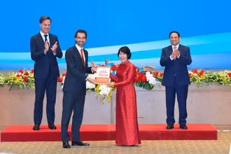[Ảnh] Thủ tướng Phạm Minh Chính và Thủ tướng Hà Lan Mark Rutte chứng kiến Lễ trao văn kiện hợp tác 