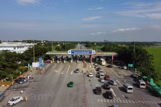 Nhiều phương tiện gặp lỗi khi qua trạm thu phí không dừng