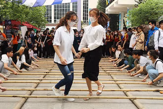 Các bạn trẻ sôi nổi tham gia Festival.