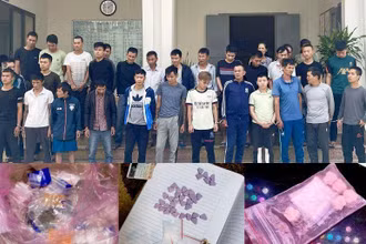 Các đối tượng mua bán ma túy cùng tang vật.