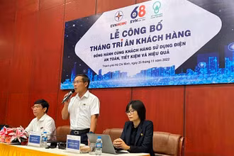 Lãnh đạo ngành điện Thành phố Hồ Chí Minh thông tin về chương trình tri ân khách hàng.
