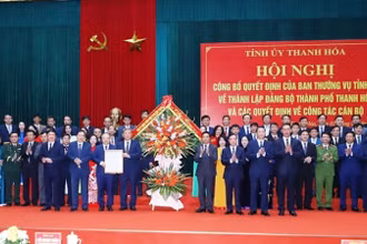 Ra mắt Ban chấp hành Đảng bộ thành phố Thanh Hóa.