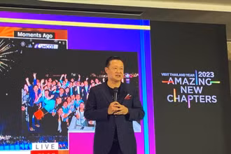 Tổng cục trưởng TAT Yuthasak Supasorn quảng bá chiến dịch “Thăm Thái Lan năm 2023”. (Ảnh: Bưu điện Bangkok)