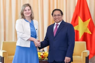 Thủ tướng Phạm Minh Chính tiếp Bộ trưởng phụ trách Ngoại thương và Hợp tác phát triển Vương quốc Hà Lan Liesje Schreinemacher. Ảnh: Nhật Bắc (VGP)