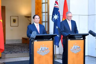 Thủ tướng Phạm Minh Chính và Thủ tướng Australia Anthony Albanese họp báo, thông báo nâng cấp quan hệ lên Đối tác chiến lược toàn diện giữa Việt Nam và Australia. (Ảnh: Nhật Bắc)