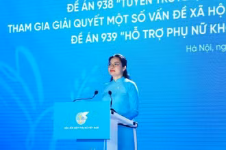 Chủ tịch Hội Liên hiệp Phụ nữ Việt Nam Hà Thị Nga phát biểu khai mạc.