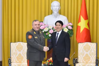 Chủ tịch nước Lương Cường tiếp Bộ trưởng Quốc phòng Belarus Khrenin Viktor Gennadievich.