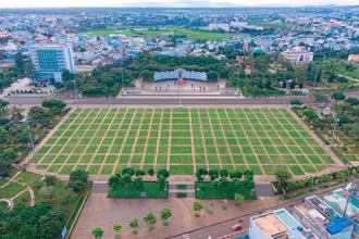Toàn cảnh quảng trường Đại Đoàn Kết (TP PleiKu, Gia Lai).