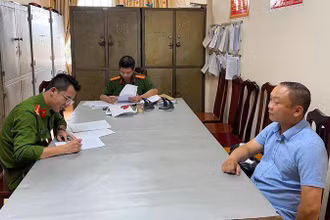 Đối tượng Lê Chí Thanh tại cơ quan công an.