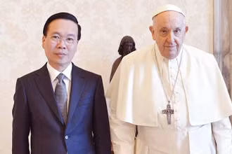Chủ tịch nước Võ Văn Thưởng thăm Tòa thánh Vatican, hội kiến Giáo hoàng Francis, gặp và trao đổi với Thủ tướng Tòa thánh, Hồng y Pietro Parolin