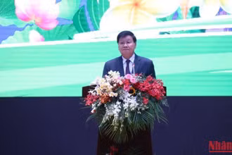 Tổng Bí thư, Chủ tịch nước Lào Thongloun Sisoulith phát biểu tại lễ kỷ niệm. (Ảnh: XUÂN SƠN)