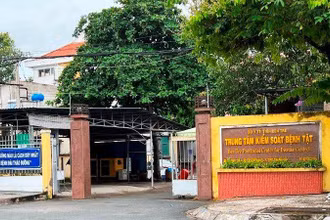 Kỷ luật cán bộ tại Trung tâm Kiểm soát bệnh tật tỉnh Bến Tre vi phạm trong mua sắm thiết bị y tế.