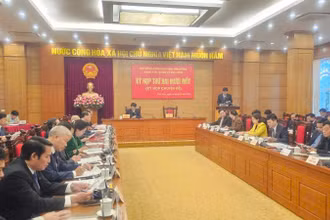 Các đại biểu tại Kỳ họp Hội đồng nhân dân tỉnh Vĩnh Phúc.