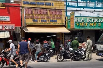 Hiện trường vụ cướp tiệm vàng trưa 25/3.