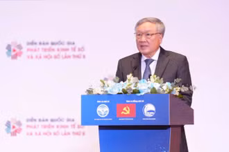Phó Thủ tướng Thường trực Chính phủ Nguyễn Hòa Bình phát biểu ý kiến chỉ đạo tại diễn đàn.