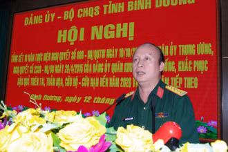Đại tá Nguyễn Đình Chuẩn, Tỉnh ủy viên, Phó Bí thư Thường trực Đảng ủy Quân sự, Chính ủy Bộ Chỉ huy Quân sự tỉnh Bình Dương chủ trì hội nghị.
