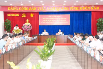 Toàn cảnh buổi làm việc.