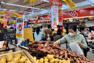 Tổng mức bán lẻ hàng hóa và doanh thu dịch vụ năm 2024 trên địa bàn Hà Nội ước đạt 853,3 nghìn tỷ đồng, tăng 10,8% so với năm 2023.