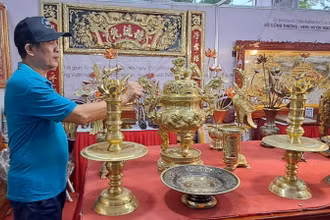 Những mẫu thiết kế hàng thủ công mỹ nghệ được trưng bày tại triển lãm.