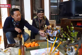 Mèo trong điêu khắc của Nguyên ''trâu''