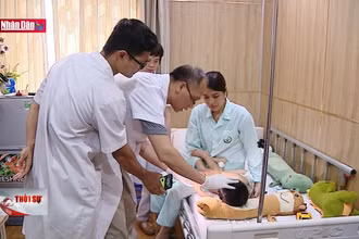 Bé trai bị thương nặng vùng mặt do chó cắn