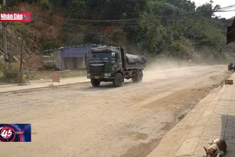 Người dân Quảng Nam bức xúc vì đường xuống cấp và ô nhiễm