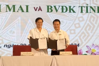 Lãnh đạo Bệnh viện Bạch Mai và Bệnh viện đa khoa tỉnh Phú Thọ ký biên bản hợp tác toàn diện nhằm nâng cao chất lượng khám chữa bệnh.