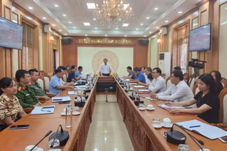 Ủy ban nhân dân huyện Cẩm Khê thông tin về công tác giải phóng mặt bằng và tiến hành cưỡng chế thu hồi đất phục vụ dự án khu công nghiệp Cẩm Khê.