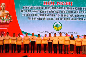 Tỉnh Thanh Hóa khen thưởng các tập thể tiên tiến trong xây dựng nông thôn mới.