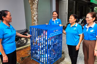 Mô hình "biến rác thải thành tiền" của phụ nữ phường Phú Sơn, thành phố Thanh Hóa.