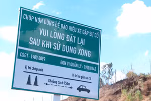 [Video] Hàng loạt thiết bị cảnh báo chướng ngại trên cao tốc bị mất cắp