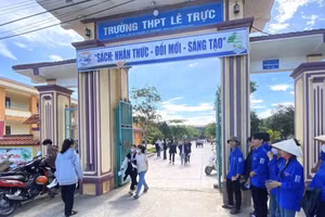 [Video] Khởi tố hai bị can liên quan đến vụ tố cáo tiêu cực trong kỳ thi tốt nghiệp THPT tại Quảng Trị