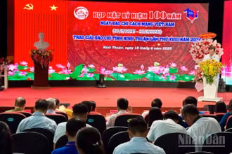 Quang cảnh buổi họp mặt.