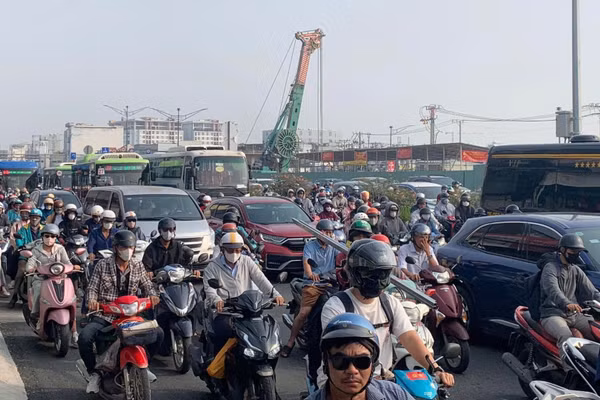 Phân luồng giao thông phục vụ thi công tuyến Metro 2 (Bến Thành-Tham Lương)