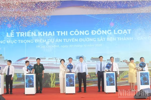 Hội nghị tập huấn bảo vệ môi trường, an toàn thực phẩm trong xây dựng nông thôn mới hiện đại. (Ảnh: MINH SƠN)
