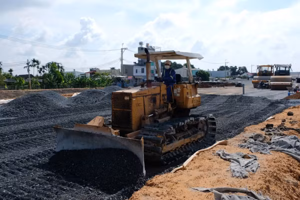 Nguồn cung cát xây dựng chỉ đáp ứng khoảng 50% nhu cầu tại các công trình trọng điểm của Thành phố Hồ Chí Minh. (Ảnh: QUÝ HIỀN)