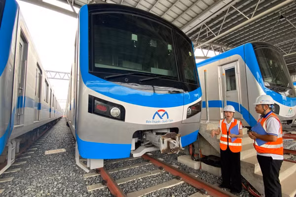 Nhân viên lái tàu của tuyến Metro số 1 (Bến Thành- Suối Tiên). (Ảnh: THẾ ANH) 