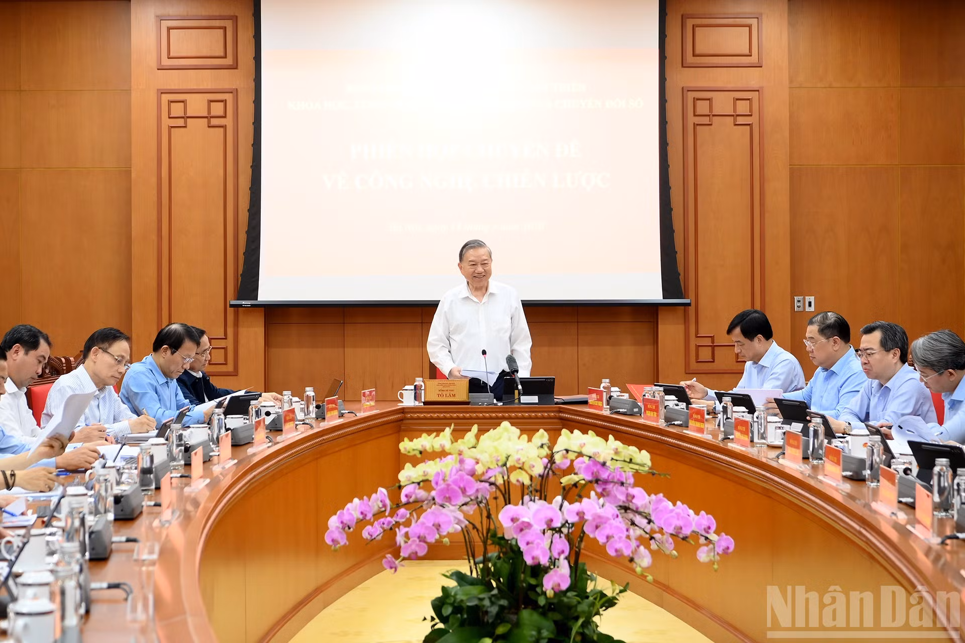 ndo_br_a1-bnd-1714.jpg