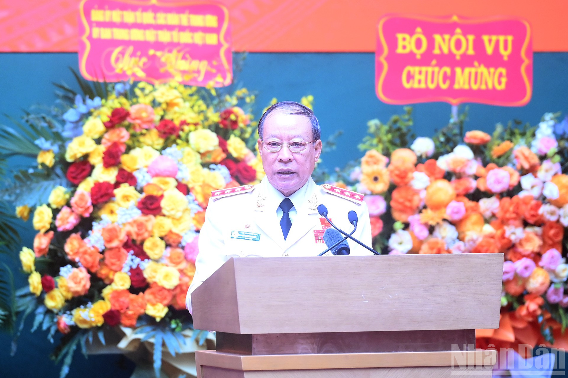 Thượng tướng L&ecirc; Qu&yacute; Vương, nguy&ecirc;n Ủy vi&ecirc;n Trung ương Đảng, nguy&ecirc;n Thứ trưởng Bộ C&ocirc;ng an, Chủ tịch Hội Cựu C&ocirc;ng an nh&acirc;n d&acirc;n Việt Nam ph&aacute;t biểu khai mạc Đại hội.