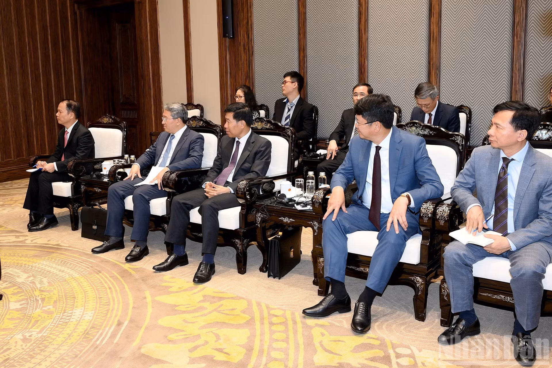 ndo_br_a6-bnd-7569.jpg
