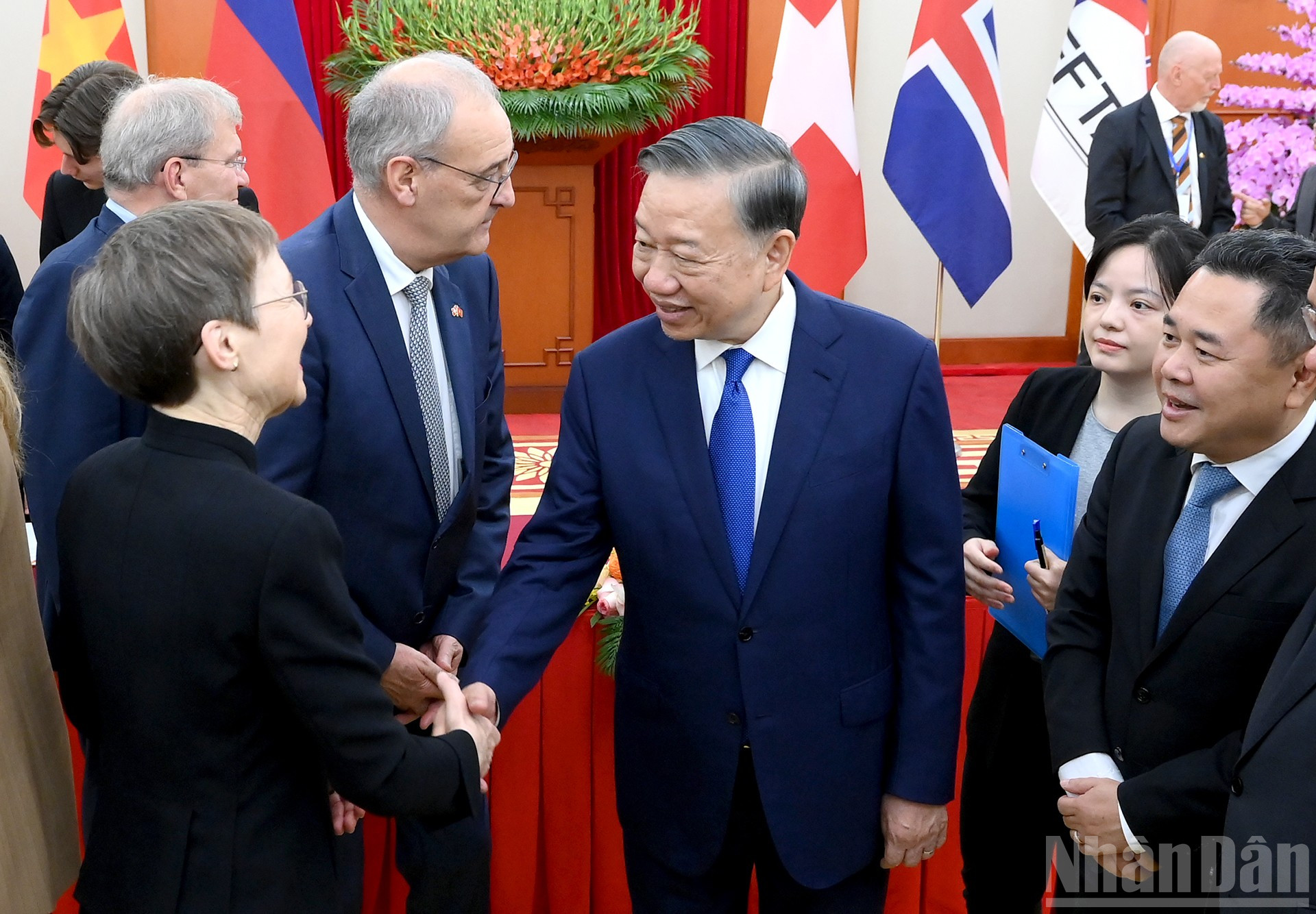 Tổng B&iacute; thư, Chủ tịch nước T&ocirc; L&acirc;m v&agrave; c&aacute;c đại biểu tại Lễ k&yacute; kết Hiệp định Thương mại tự do Việt Nam-EFTA (VEFTA).